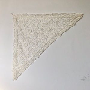 Vintage Ivory Lace Triangle Scarf Handkerchief